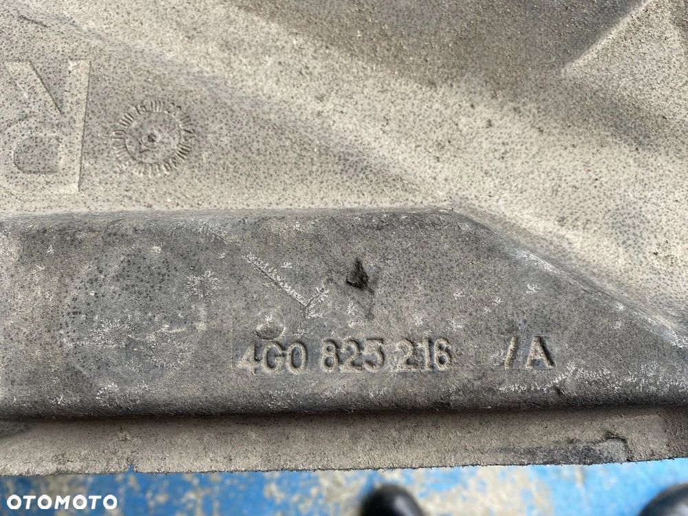 PRAWA OSŁONA PODWOZIA AUDI A6 C7 4G0825216A - 3