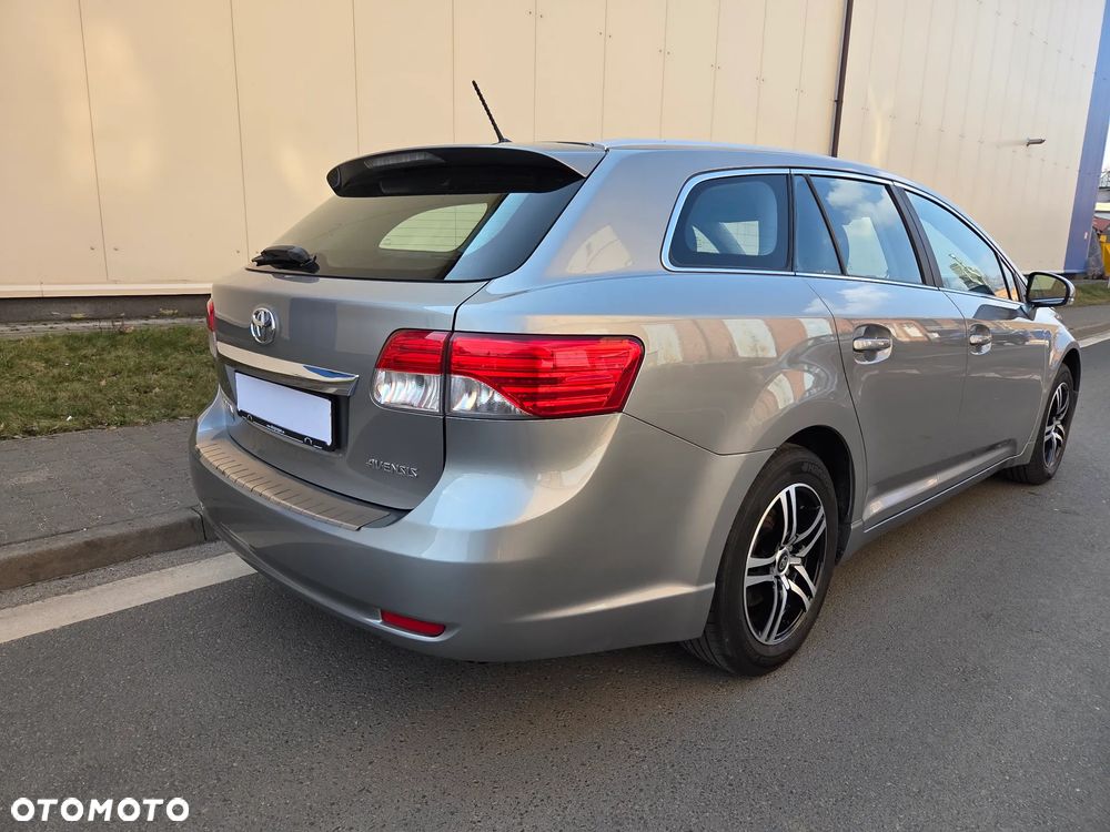 Toyota Avensis 1.8 Executive - 4
