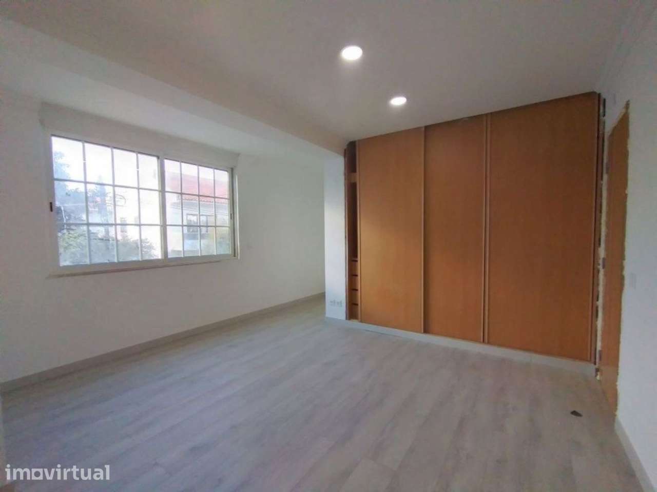 Moradia T4 remodelada na Parede, Cascais - Grande imagem: 2/27