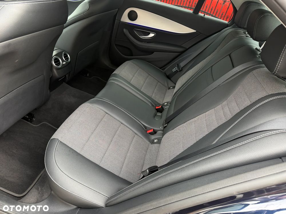Mercedes-Benz Klasa E 300 Avantgarde - 31