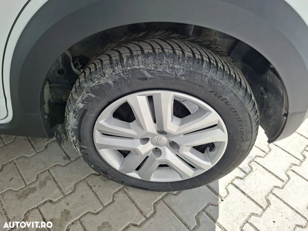 Dacia Sandero Stepway TCe 90 MT6 Expression - 6
