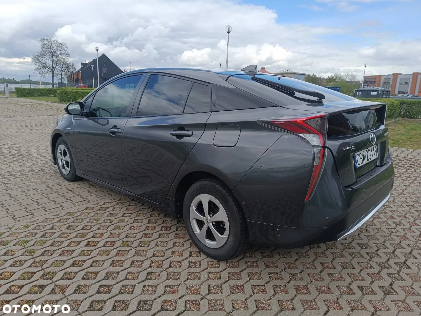 Toyota Prius - 4