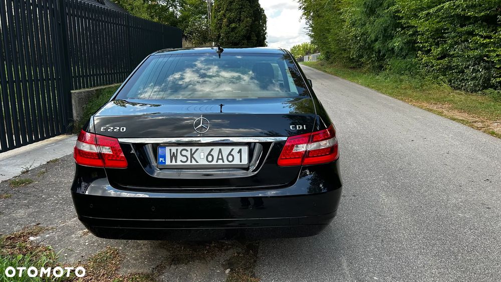 Mercedes-Benz Klasa E ver-220-t-cdi-dpf-blueefficiency-automatik - 4