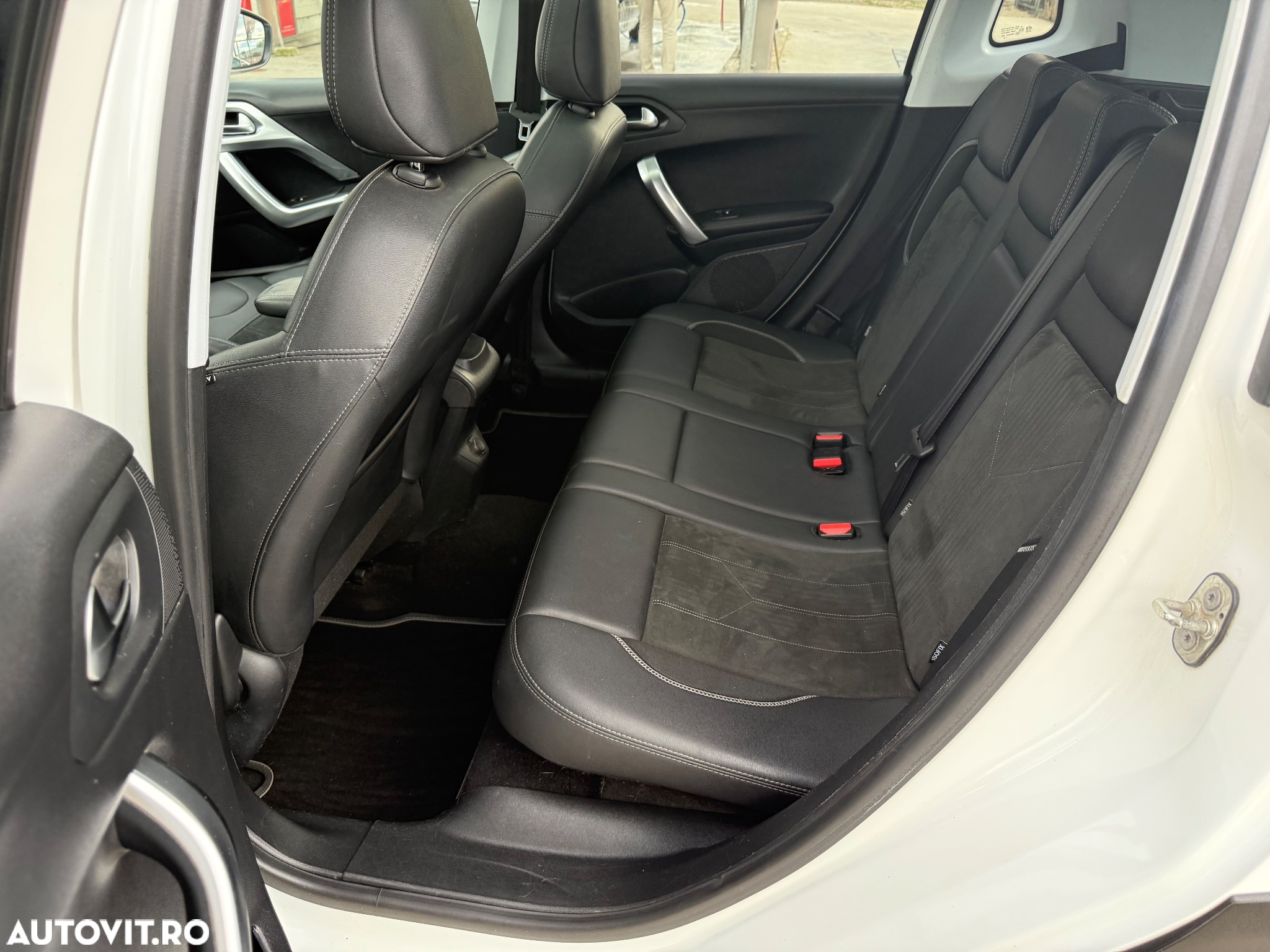 Peugeot 2008 1.2 PureTech Turbo EAT6 S&S GT-Line - 8