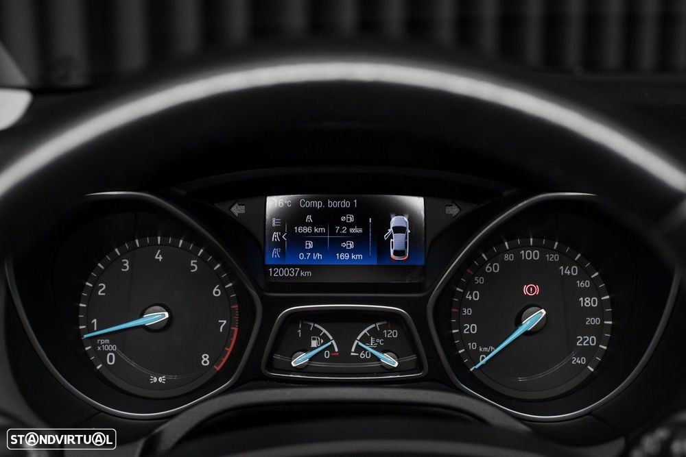 Ford Focus 1.0 EcoBoost S&S TITANIUM - 15