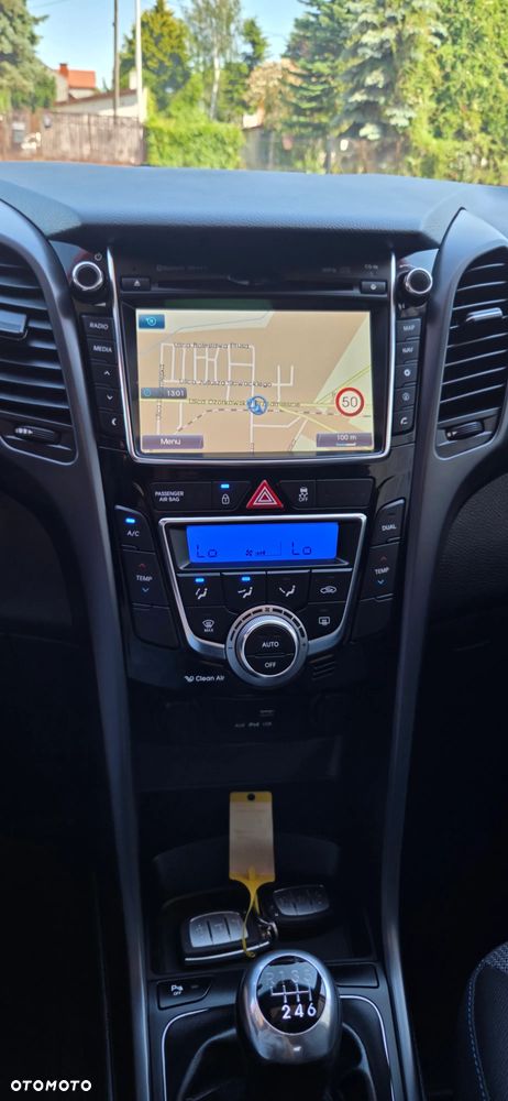 Hyundai i30 blue Kombi 1.6 GDi YES Gold - 27