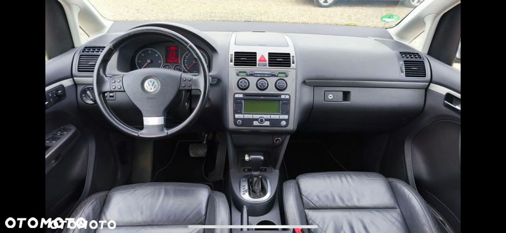 Volkswagen Touran 2.0 TDI DPF DSG Highline - 7