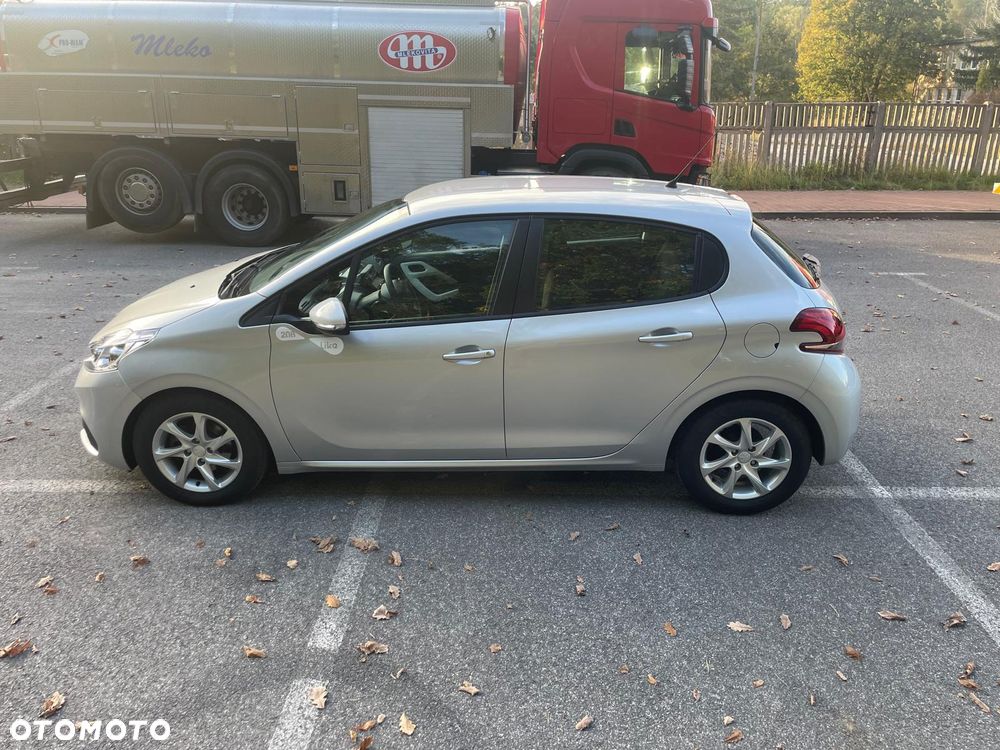 Peugeot 208 - 3