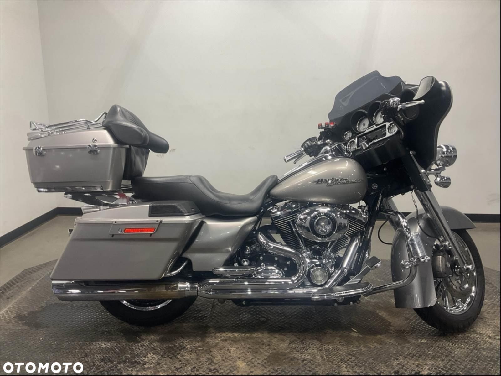 Harley-Davidson Touring Street Glide - 1