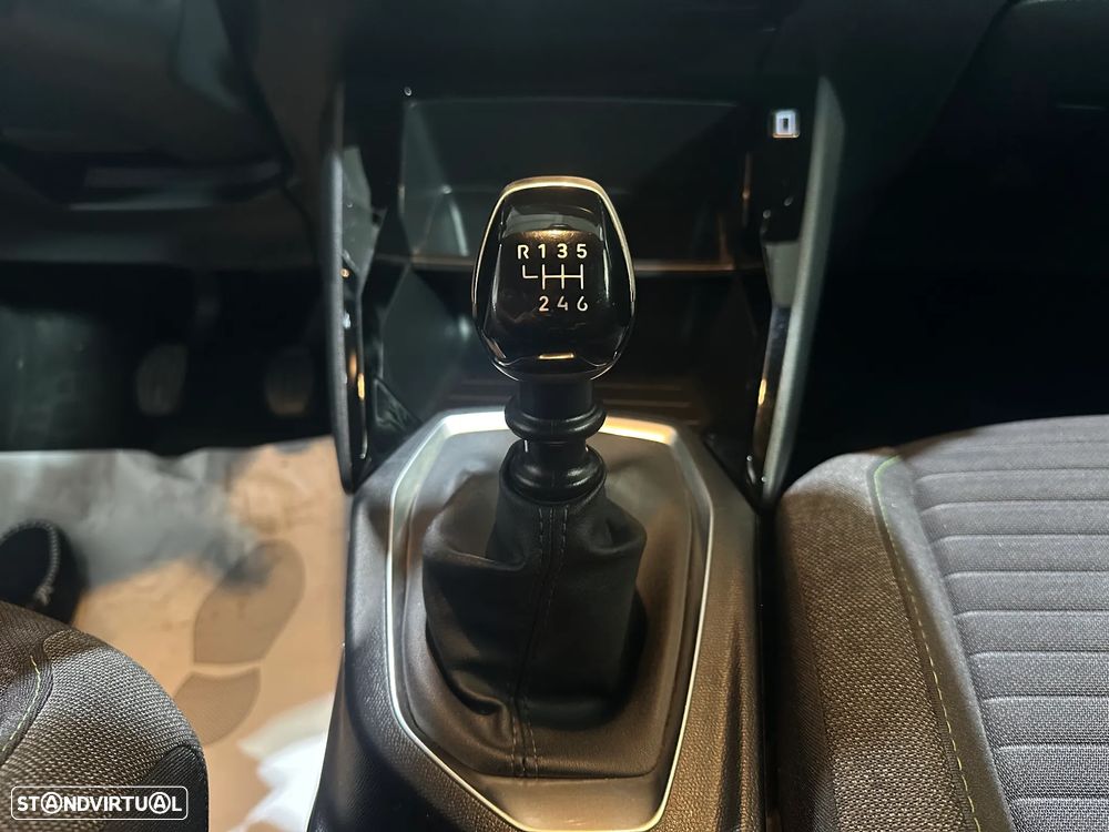 Peugeot 2008 1.2 PureTech Active - 10