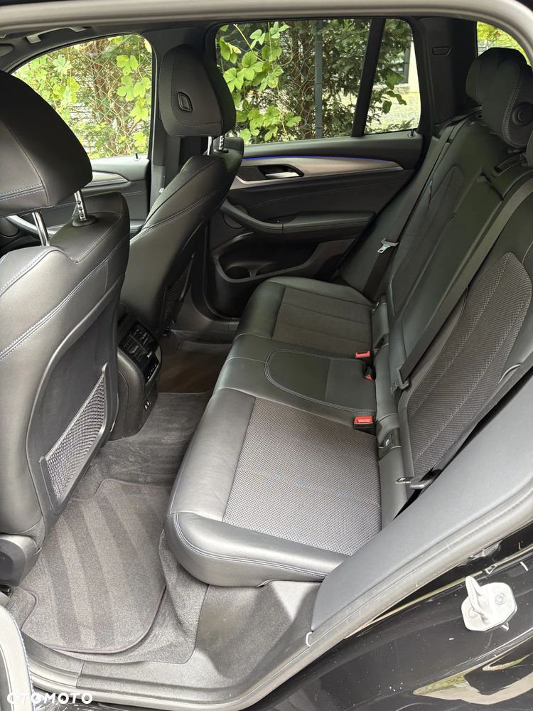 BMW X3 xDrive20d - 27