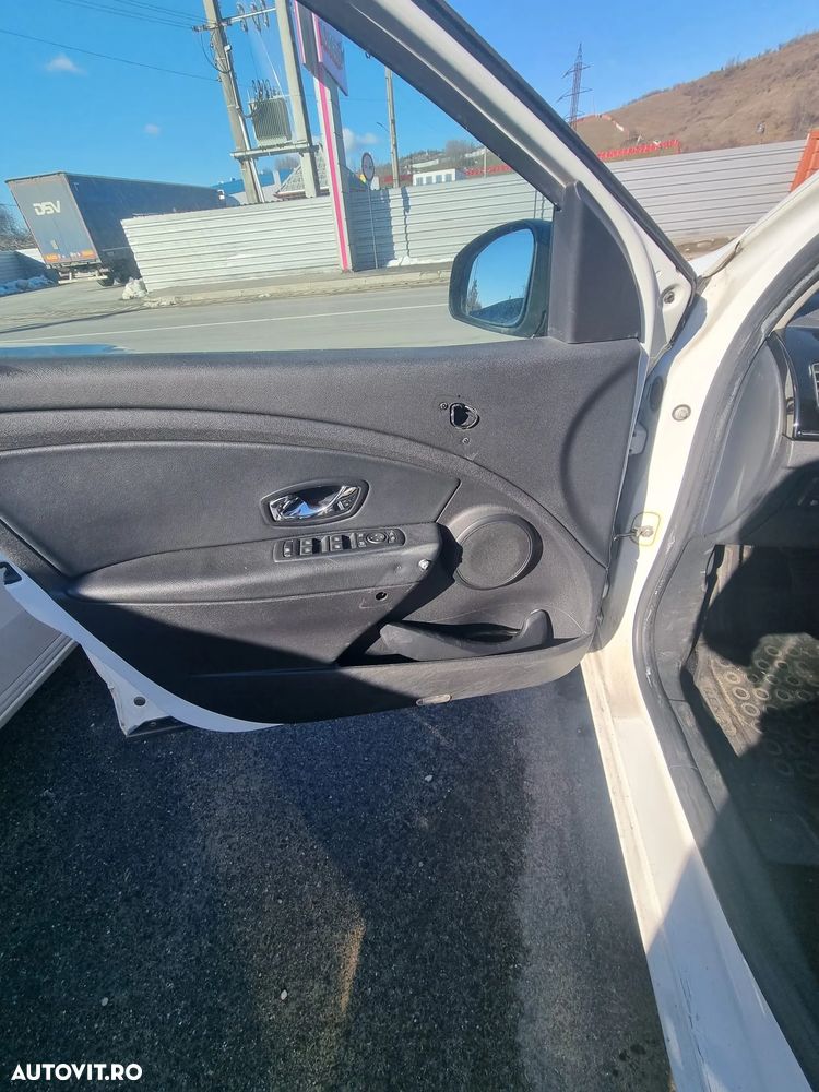 Renault Fluence 1.6 Dynamique - 7