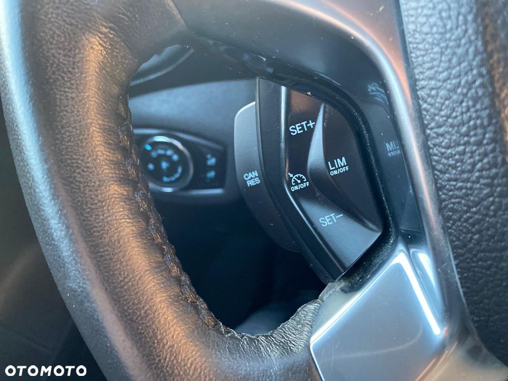 Ford CONNECT - 25