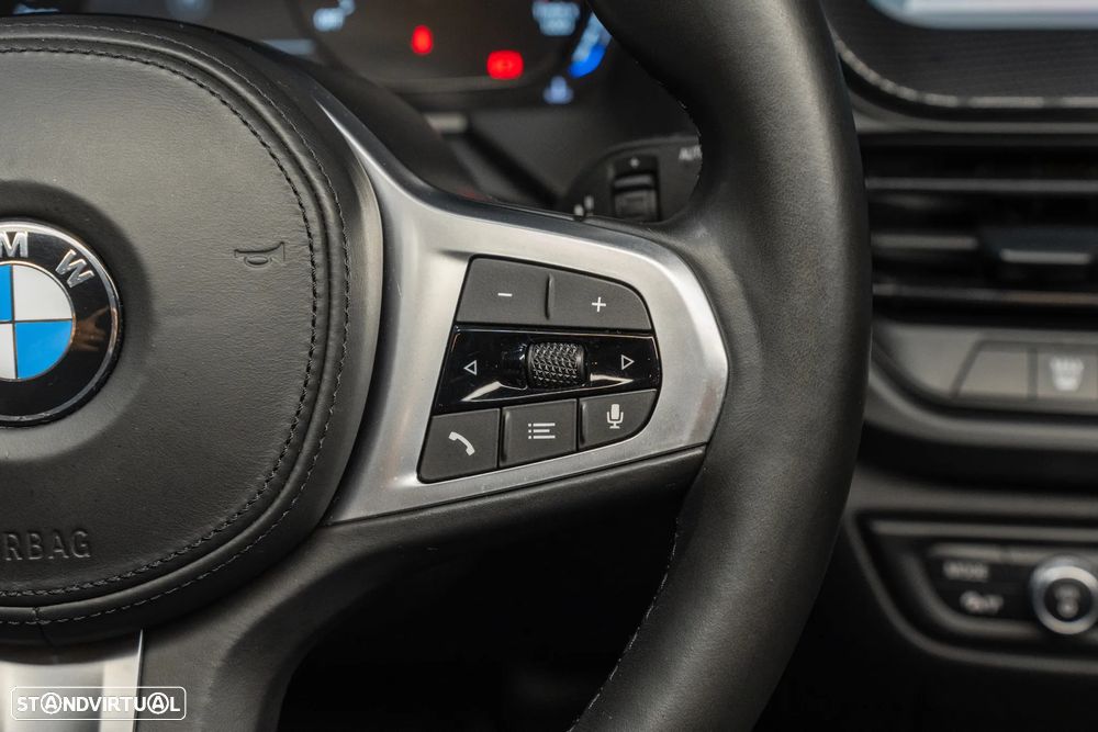 BMW 118 i Pack Desportivo M Auto - 12