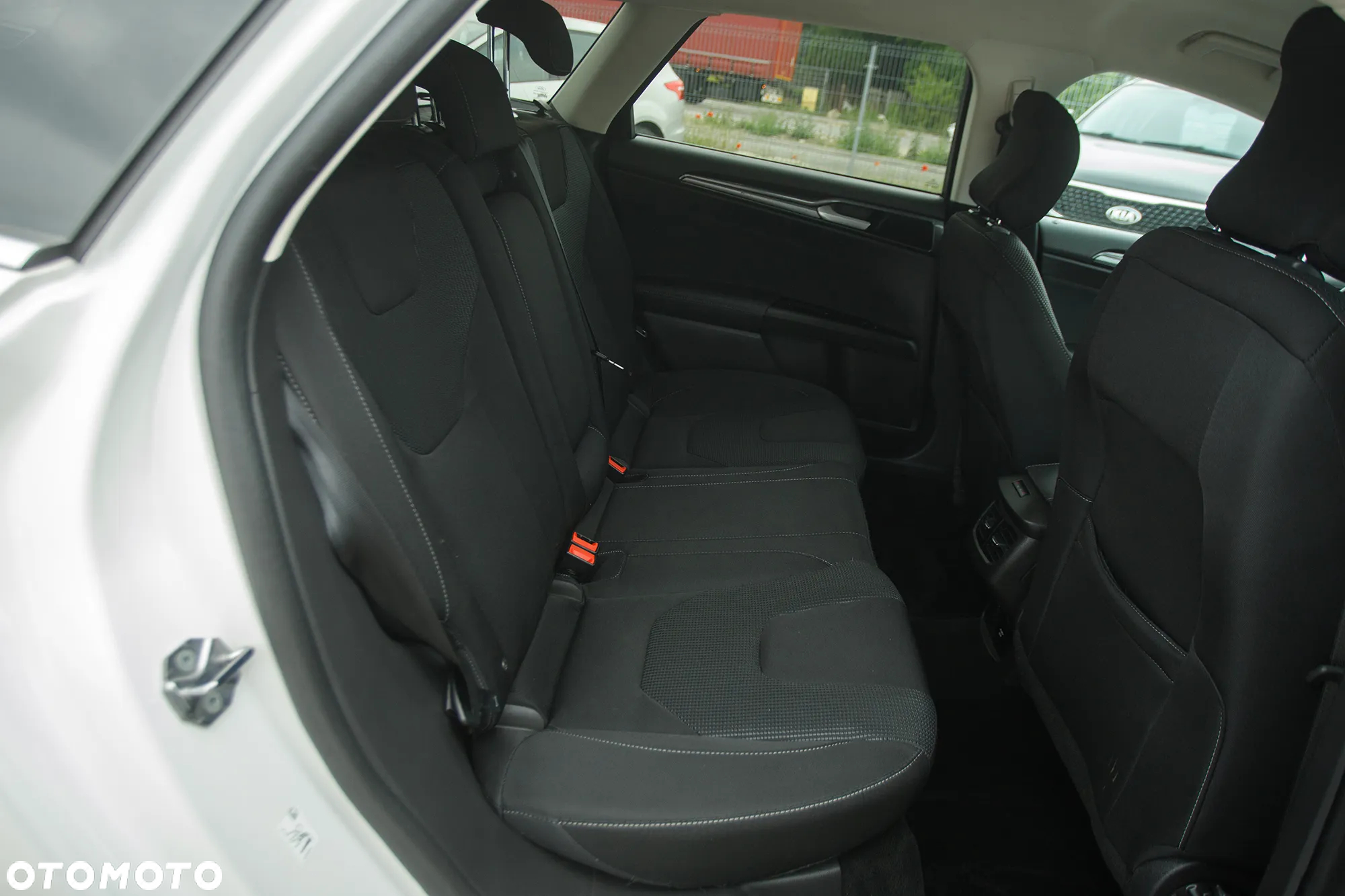 Ford Mondeo 2.0 EcoBlue Titanium - 17