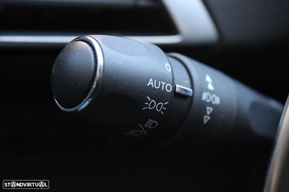 Peugeot 3008 1.2 PureTech Allure EAT6 - 15