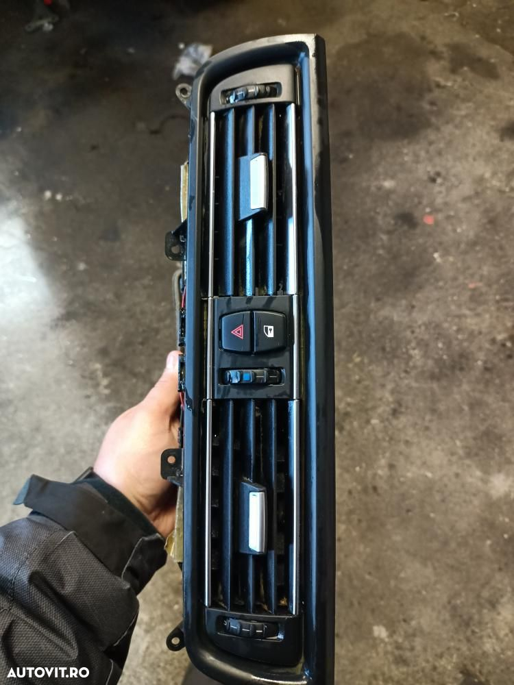 grila bord BMW F10/f11 - 2