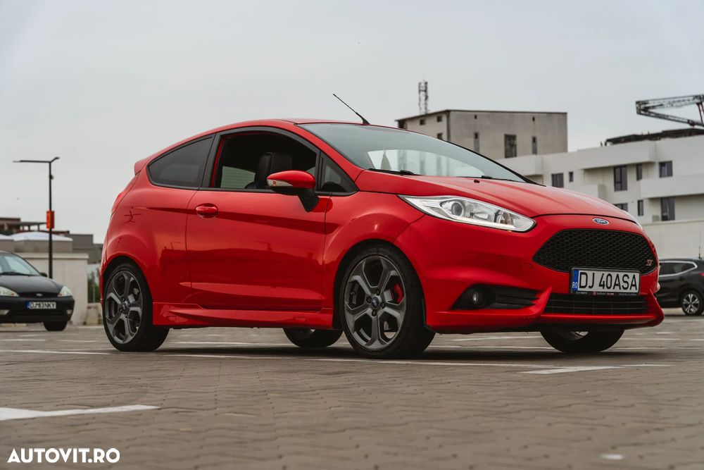 Ford Fiesta 1.6 ST - 10