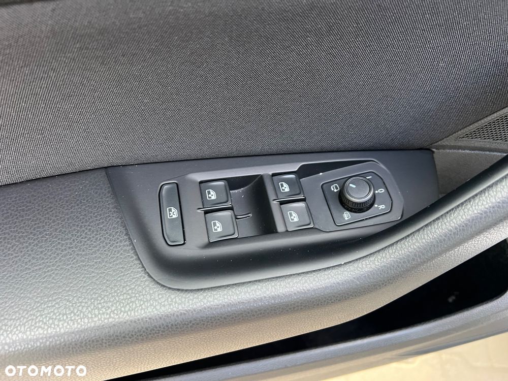 Volkswagen Passat Variant 1.5 TSI EVO Business DSG - 14
