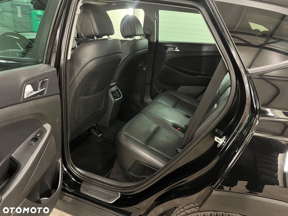 Hyundai Tucson blue 1.7 CRDi 2WD Intro Edition - 23