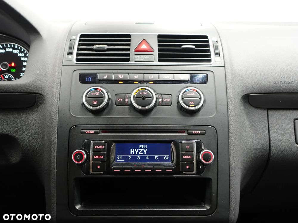 Volkswagen Touran 1.6 TDI DPF BlueMotion Technology DSG Comfortline - 32