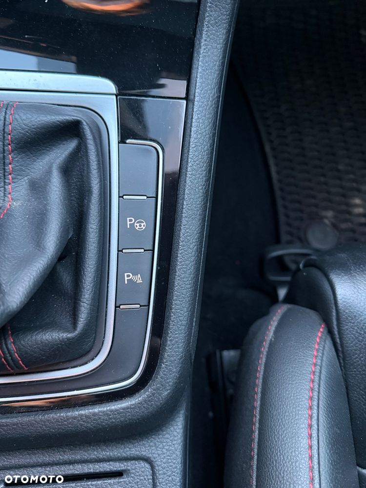 Volkswagen Golf 2.0 TSI OPF DSG GTI - 23