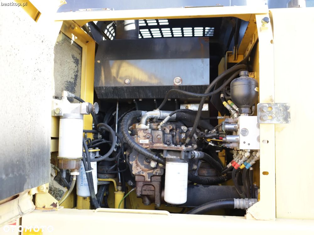 Komatsu PW140-7 - 36