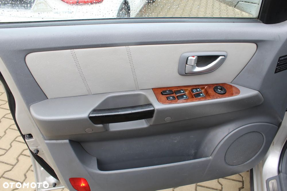 Hyundai Terracan - 14