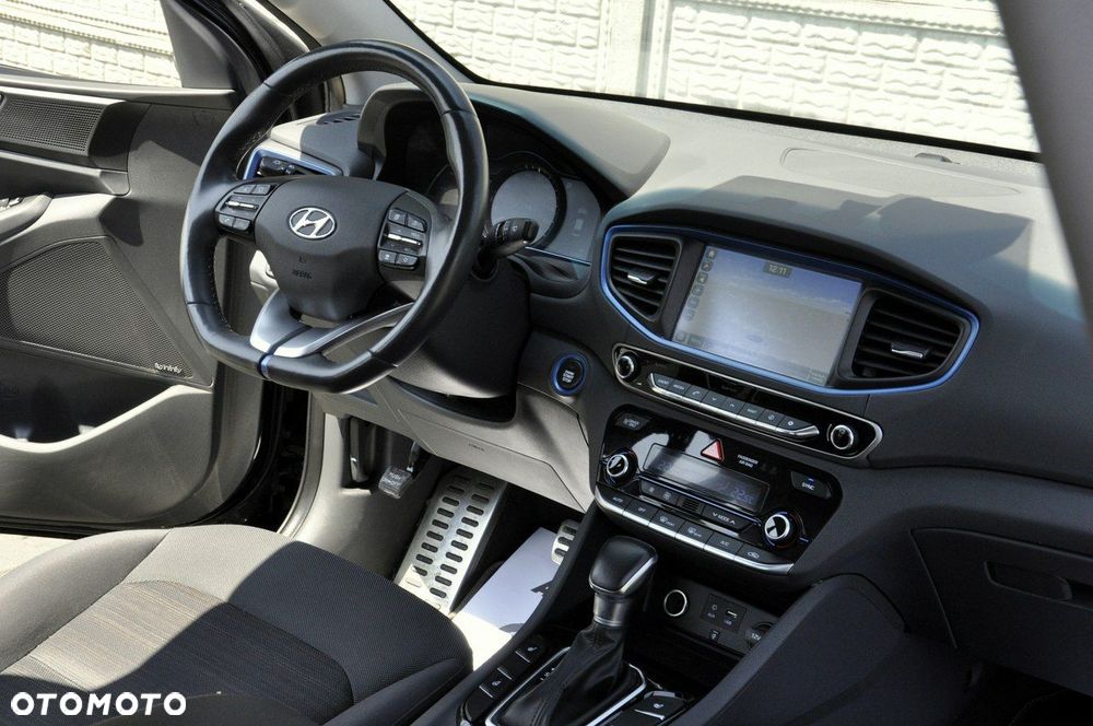 Hyundai IONIQ - 33