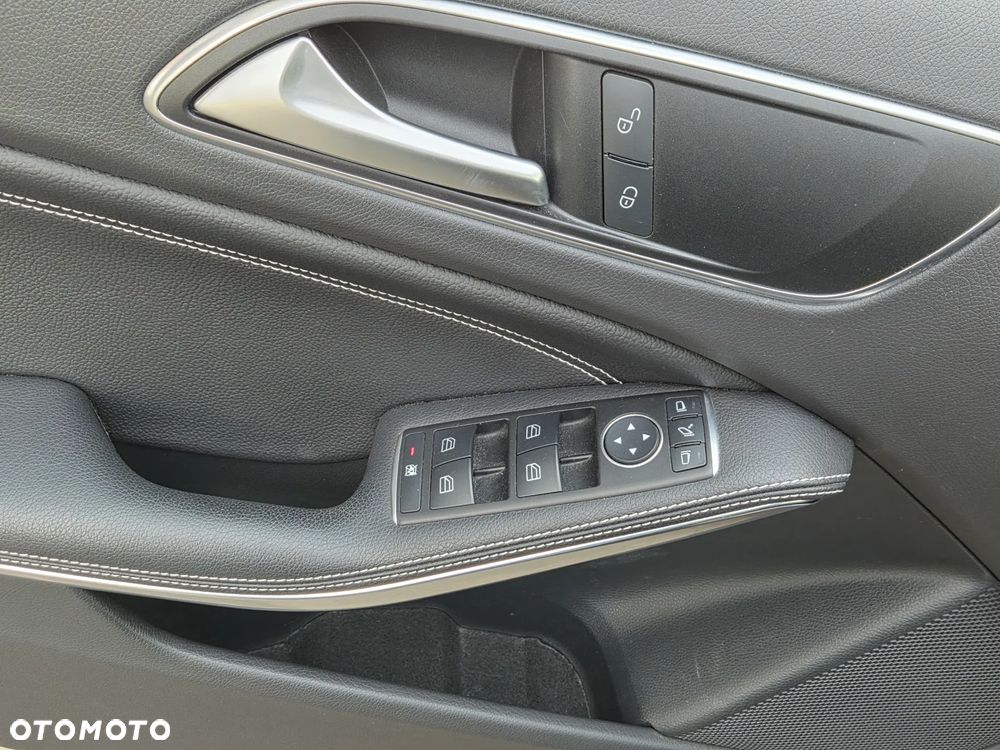 Mercedes-Benz Klasa A 200 Activity Edition - 18