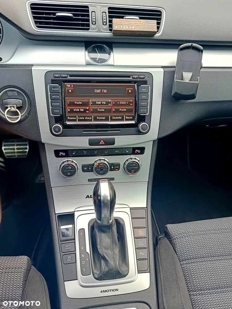 Volkswagen Passat 2.0 TDI 4Motion DSG BlueMotion Tech Highline - 24
