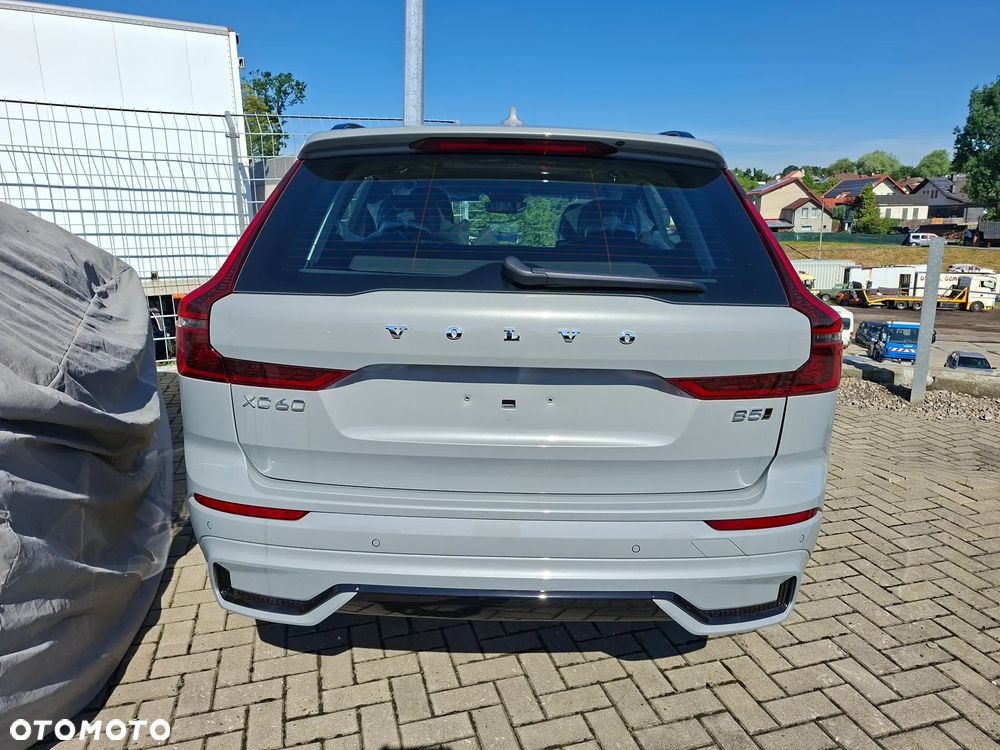 Volvo XC 60 B5 B AWD Plus Dark - 5