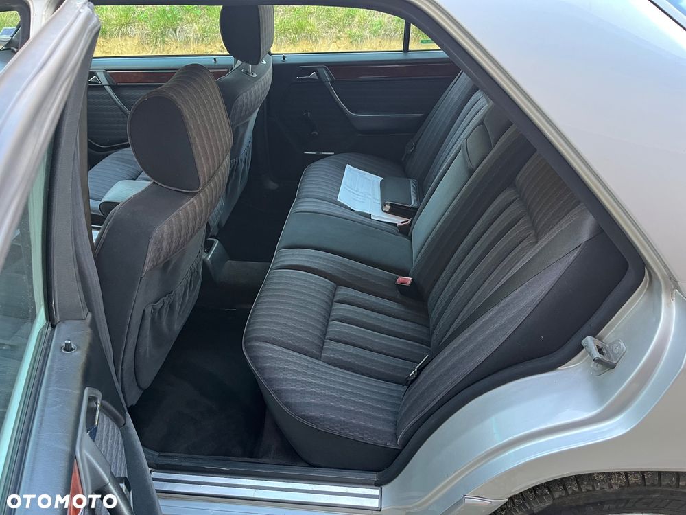 Mercedes-Benz W124 (1984-1993) - 13