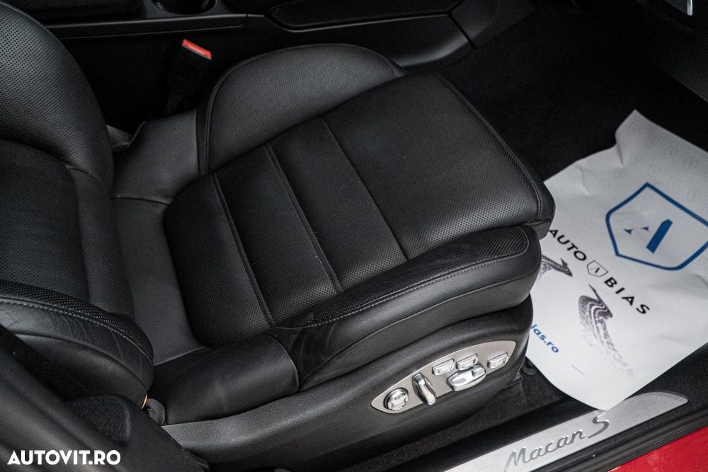 Porsche Macan S - 36