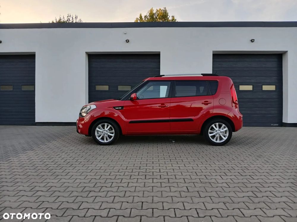 Kia Soul 1.6 CRDI Dream Team Edition - 32