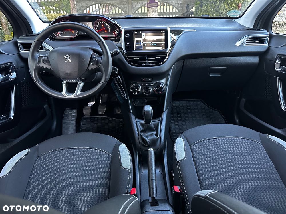 Peugeot 208 PureTech 82 Urban Move - 31