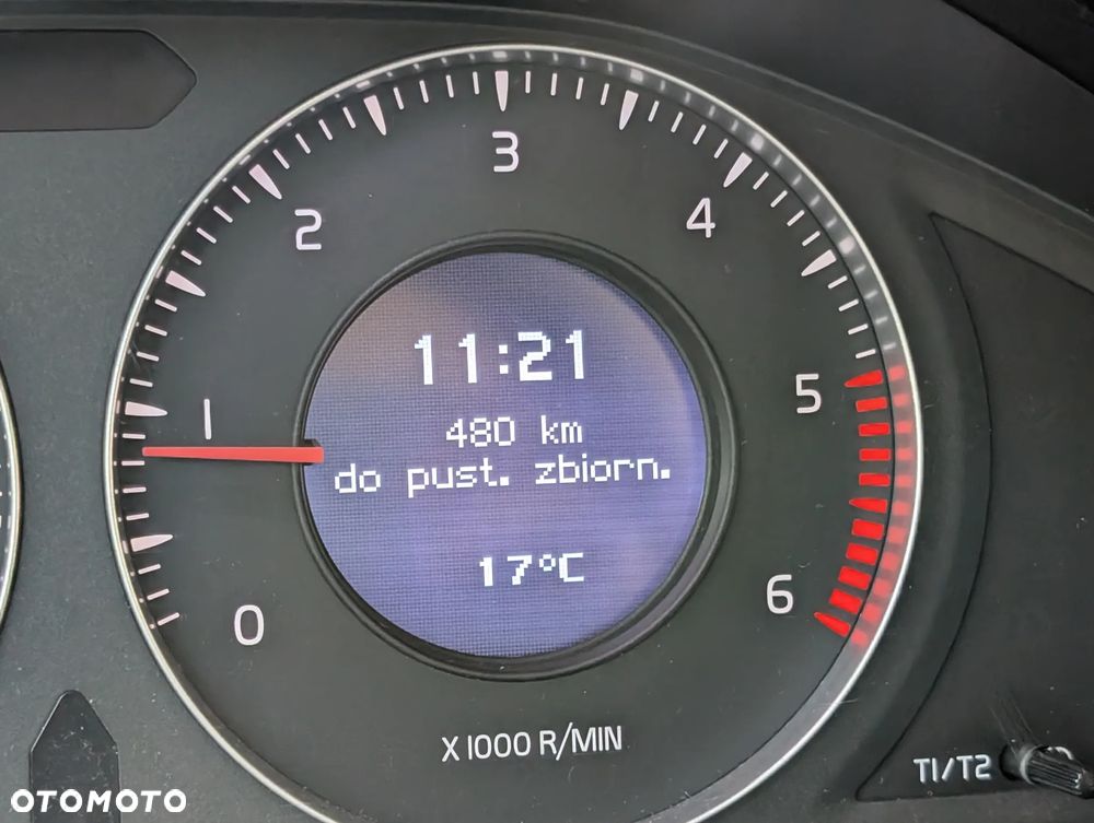Volvo V70 2.0D Momentum - 27