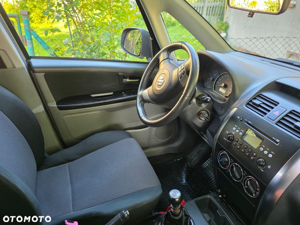 Suzuki SX4 - 10