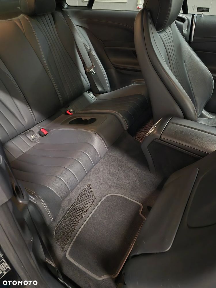 Mercedes-Benz Klasa E 300 9G-TRONIC AMG Line - 13