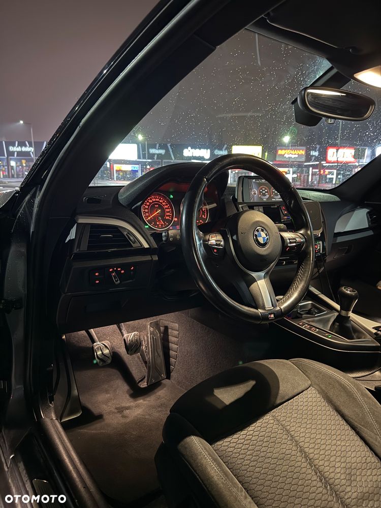 BMW Seria 2 218d - 24