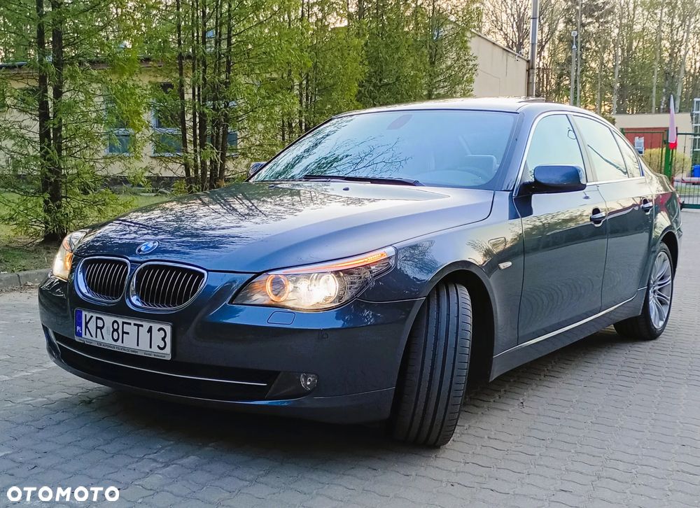 BMW Seria 5 530d Sport-Aut Edition Sport - 2