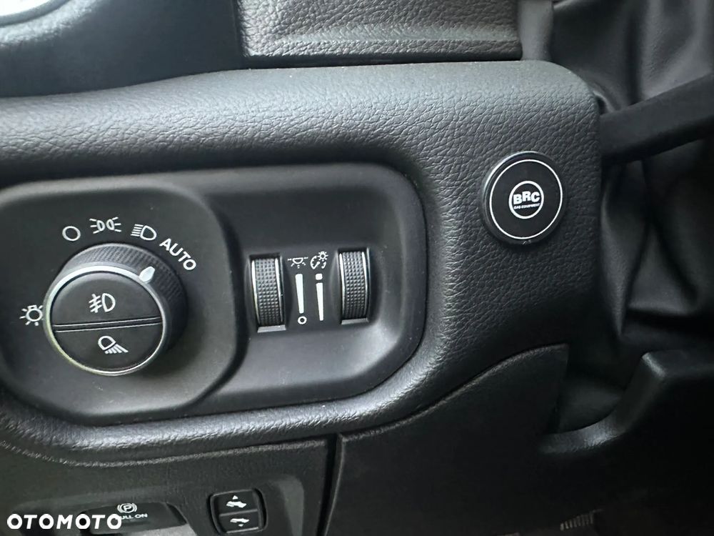RAM 1500 Crew Cab Laramie - 18
