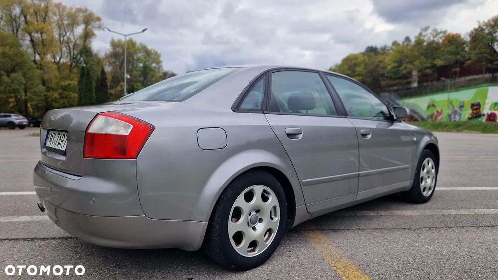 Audi A4 Limousine - 5