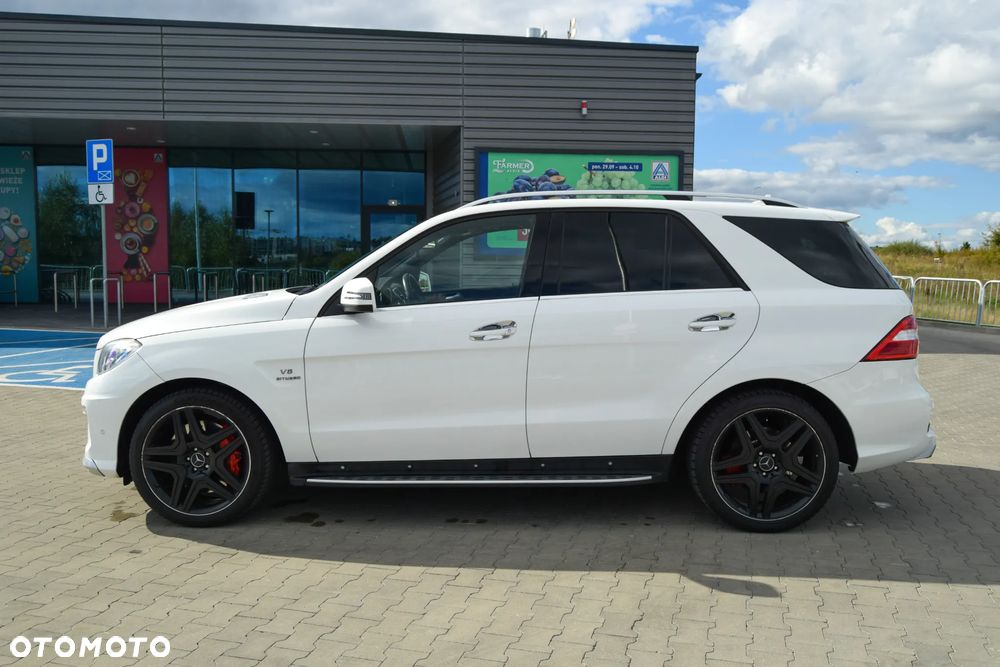 Mercedes-Benz ML 63 AMG 4Matic AMG SPEEDSHIFT 7G-TRONIC AMG Performance Package - 5