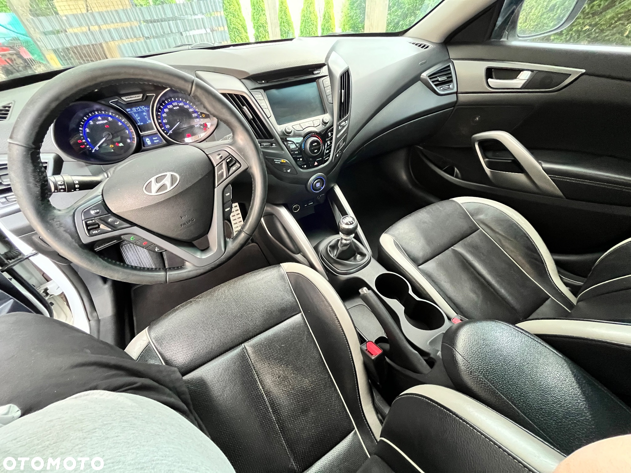 Hyundai Veloster 1.6 T-GDI Executive - 18