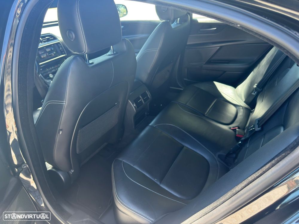 Jaguar XE 3.0 V6 S/C S - 13