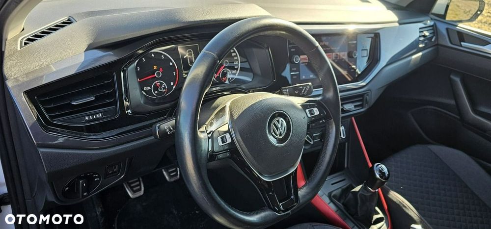 Volkswagen Polo - 22