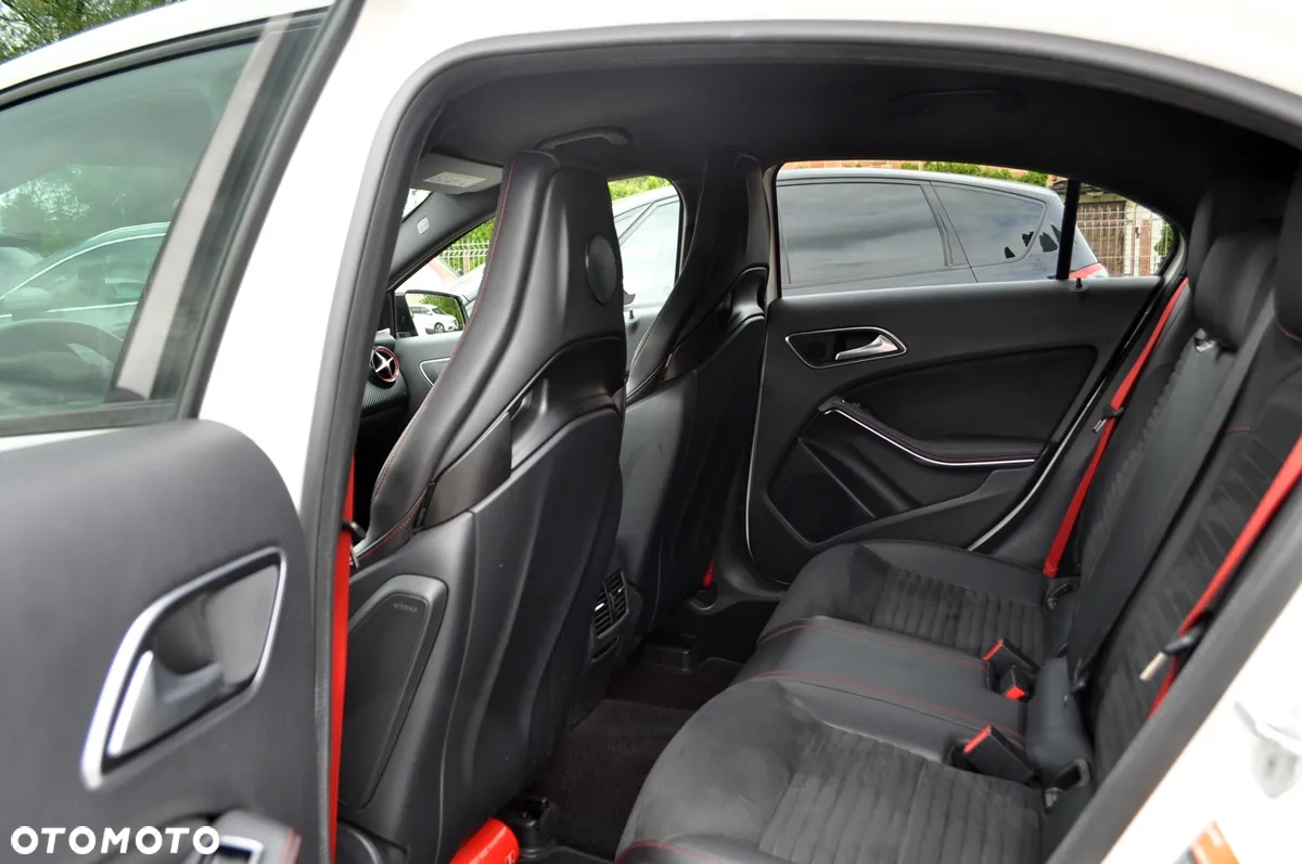 Mercedes-Benz Klasa A 45 AMG 4-Matic - 32
