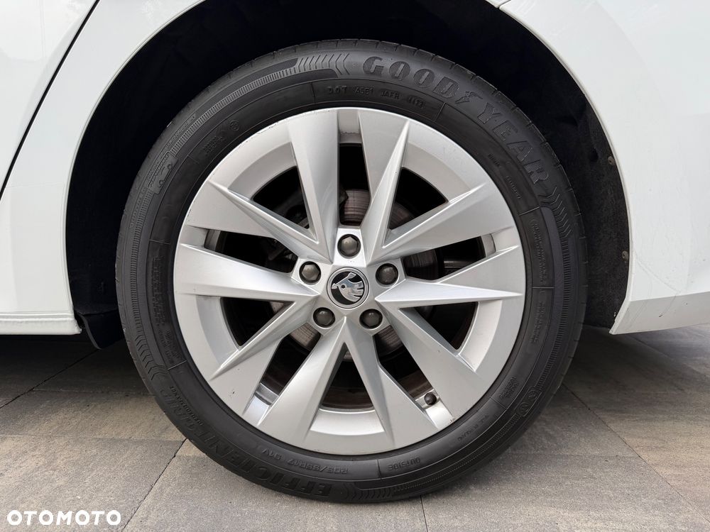 Skoda Octavia 2.0 TDI Ambition DSG - 19