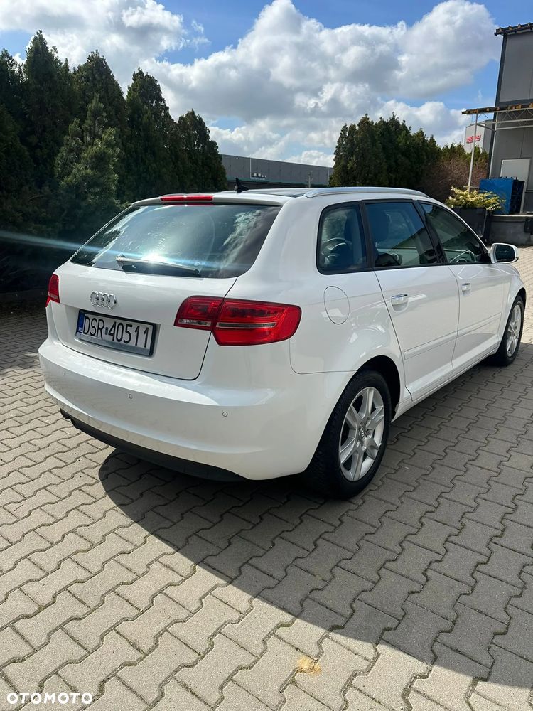 Audi A3 Sportback 1.6 TDI DPF Attraction S tronic - 10